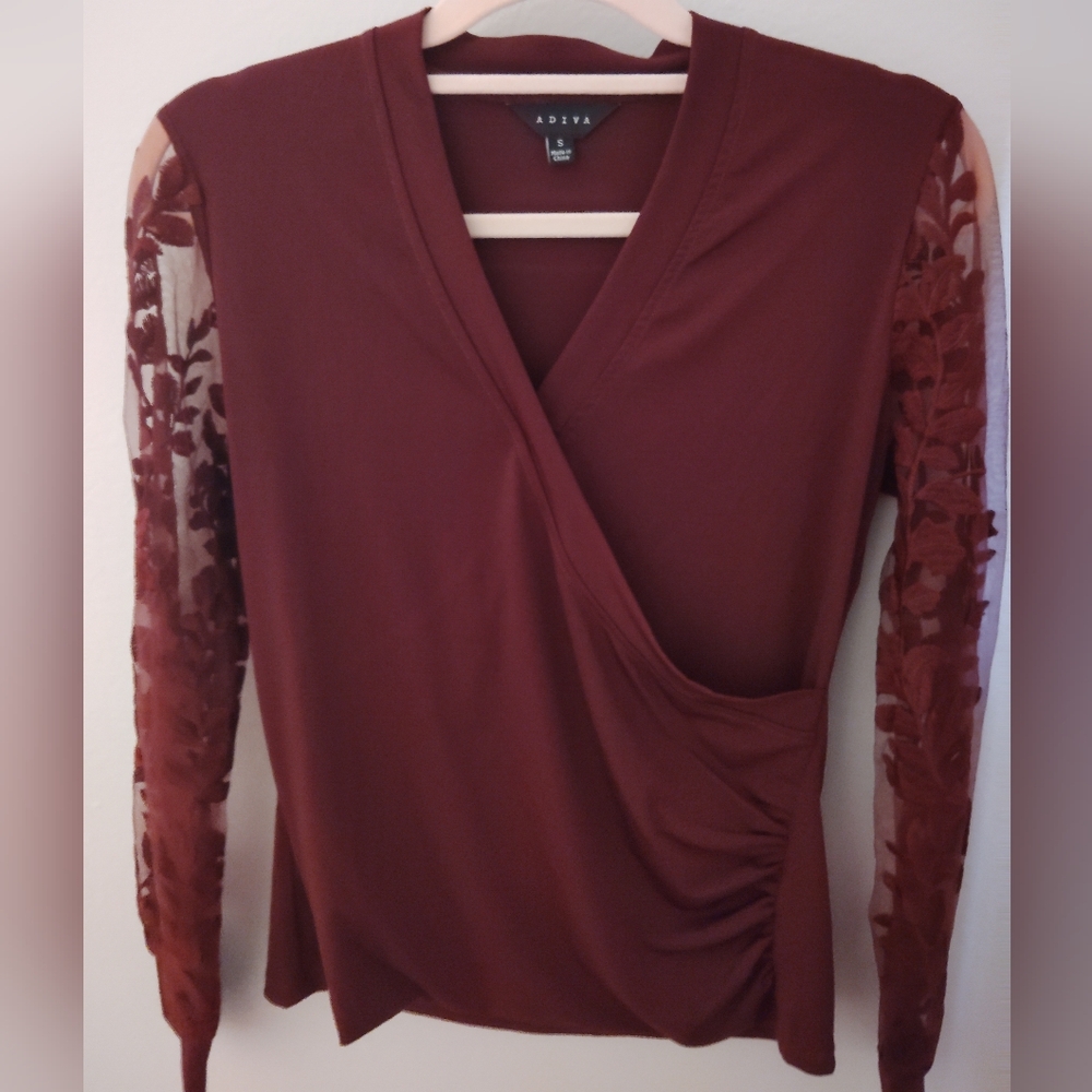 🦋Adiva Maroon Wrap Blouse with Lace Sleeves